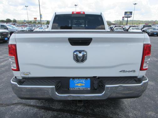 2020 RAM 2500 Tradesman Crew Cab 4X4 6'4' Box