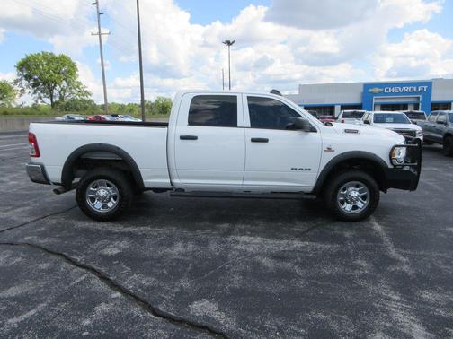 2020 RAM 2500 Tradesman Crew Cab 4X4 6'4' Box