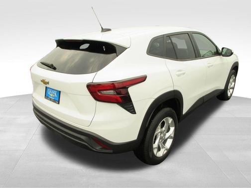 Summit White 2025 Chevrolet Trax LS