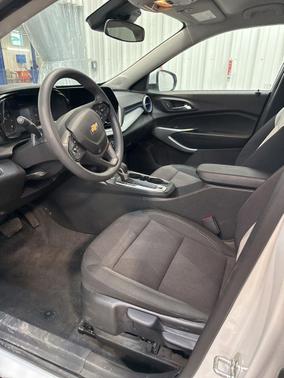 Summit White 2025 Chevrolet Trax LS