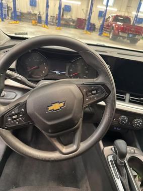 Summit White 2025 Chevrolet Trax LS
