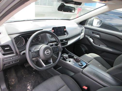 Gun Metallic 2024 Nissan Rogue SV