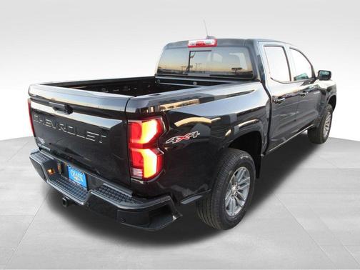 Black 2026 Chevrolet Colorado LT