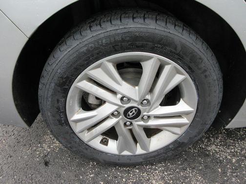 Stellar Silver 2020 Hyundai ELANTRA SEL