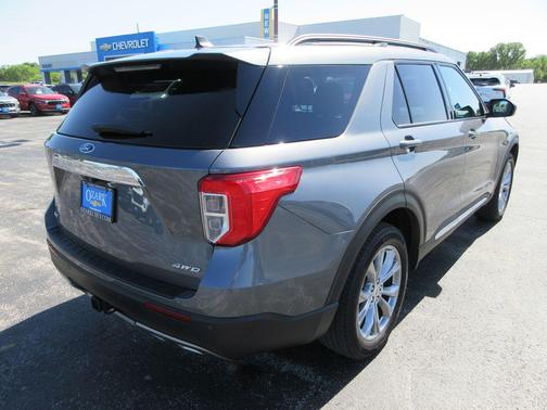 Gray Metallic 2023 Ford Explorer XLT