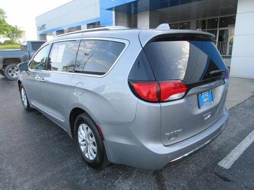 2018 Chrysler Pacifica Touring-L