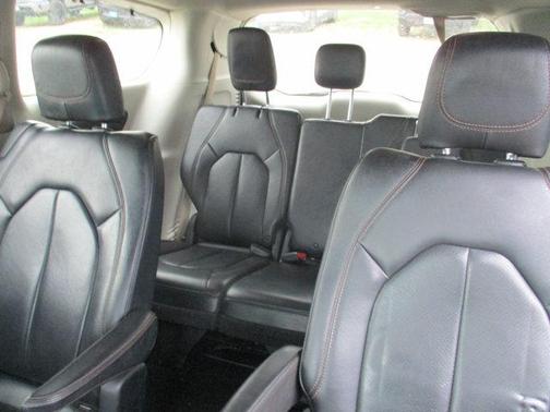 2018 Chrysler Pacifica Touring-L