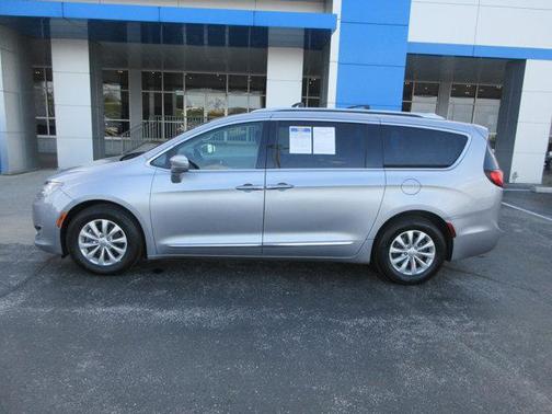 2018 Chrysler Pacifica Touring-L