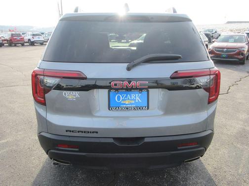 2023 GMC Acadia FWD SLT