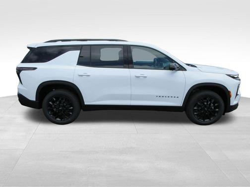 Summit White 2026 Chevrolet Traverse LT