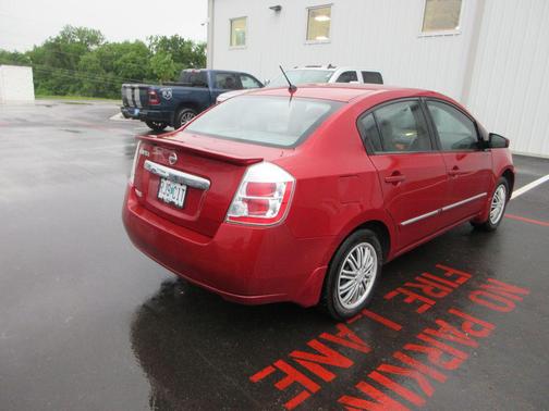 Red Brick 2011 Nissan Sentra 2.0 S