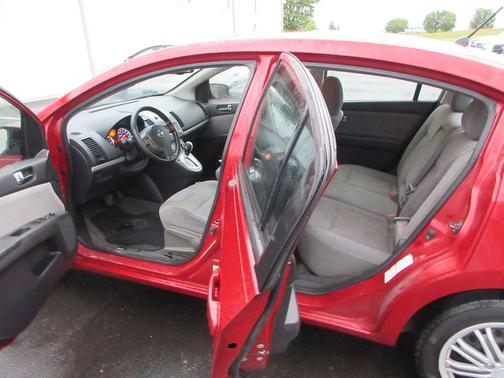 Red Brick 2011 Nissan Sentra 2.0 S