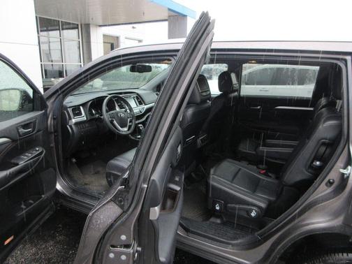 Predawn Gray Mica 2016 Toyota Highlander XLE