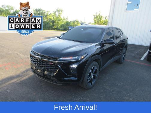 Mosaic Black Metallic 2025 Chevrolet Trax 1RS