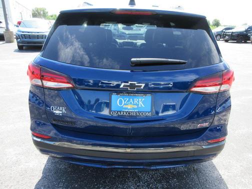 Blue Glow Metallic 2022 Chevrolet Equinox RS