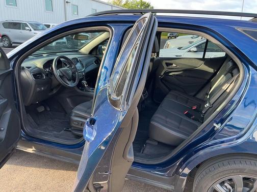 Blue Glow Metallic 2022 Chevrolet Equinox RS