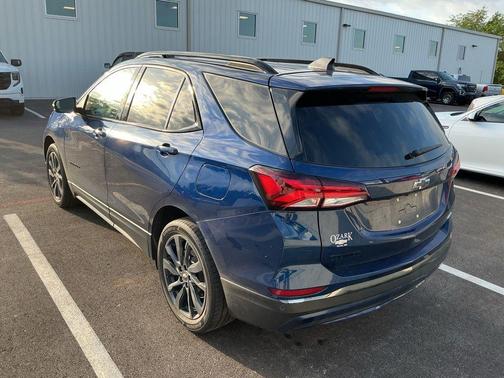 Blue Glow Metallic 2022 Chevrolet Equinox RS