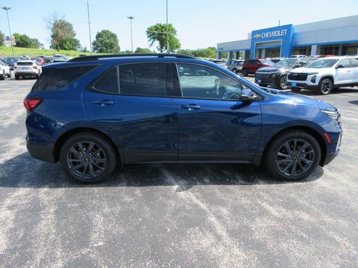 Blue Glow Metallic 2022 Chevrolet Equinox RS