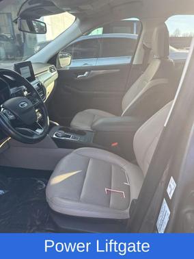 2022 Ford Escape Titanium