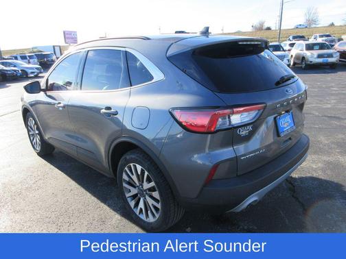 2022 Ford Escape Titanium