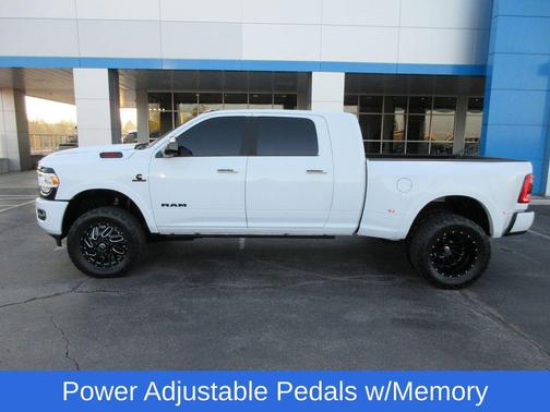 Bright White Clearcoat 2021 RAM 3500 Laramie