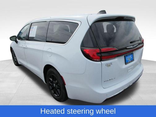 Bright White Clearcoat 2023 Chrysler Pacifica Touring-L