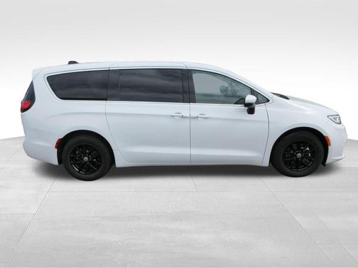 Bright White Clearcoat 2023 Chrysler Pacifica Touring-L