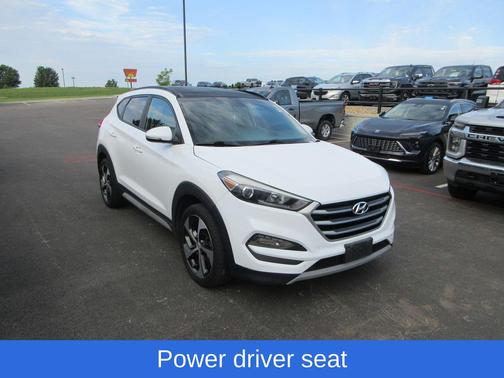 Dazzling White 2018 Hyundai TUCSON Value
