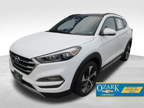 Dazzling White 2018 Hyundai TUCSON Value