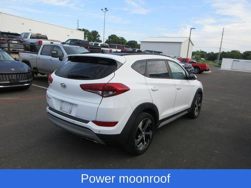 Dazzling White 2018 Hyundai TUCSON Value
