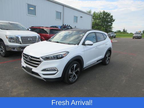 Dazzling White 2018 Hyundai TUCSON Value