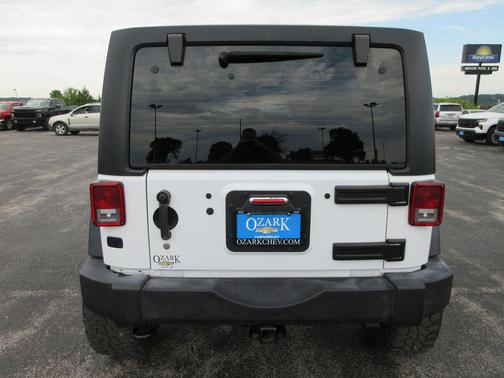 Bright White Clearcoat 2017 Jeep Wrangler Unlimited Sport