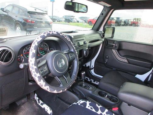 Bright White Clearcoat 2017 Jeep Wrangler Unlimited Sport