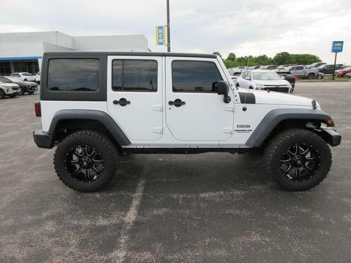 Bright White Clearcoat 2017 Jeep Wrangler Unlimited Sport