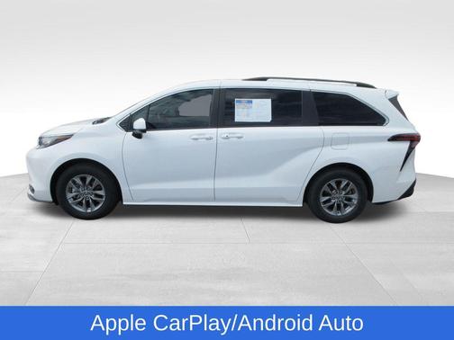 White 2022 Toyota Sienna LE