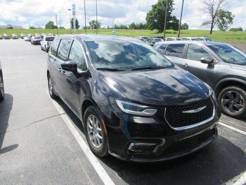 Diamond Black 2024 Chrysler Pacifica Touring-L