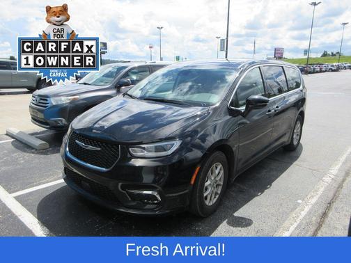 Diamond Black 2024 Chrysler Pacifica Touring-L