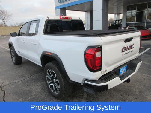 2024 GMC Canyon AT4