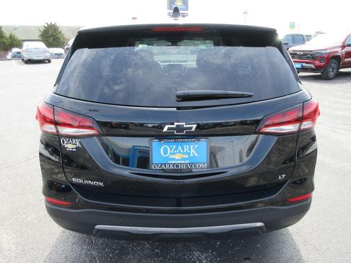 Mosaic Black Metallic 2024 Chevrolet Equinox LT