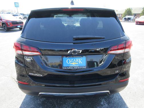 Mosaic Black Metallic 2024 Chevrolet Equinox LT