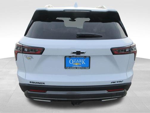 Polar White 2026 Chevrolet Equinox ACTIV