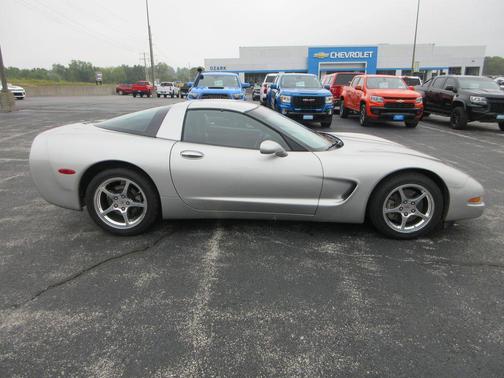 2004 Chevrolet Corvette Base