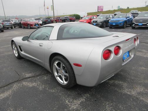 2004 Chevrolet Corvette Base