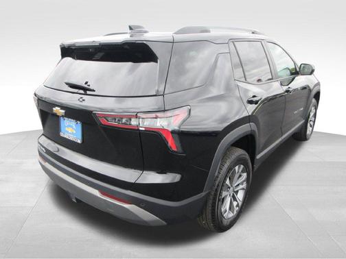 Mosaic Black Metallic 2025 Chevrolet Equinox LT