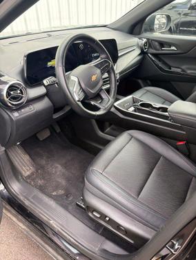 Mosaic Black Metallic 2025 Chevrolet Equinox LT
