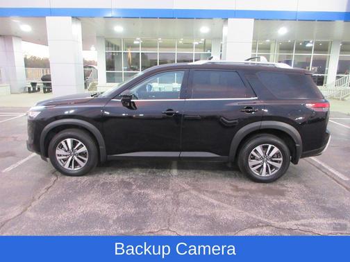 2022 Nissan Pathfinder SL 4WD