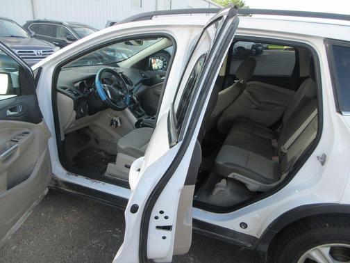 Oxford White 2014 Ford Escape SE