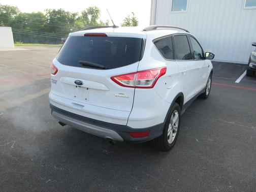 Oxford White 2014 Ford Escape SE