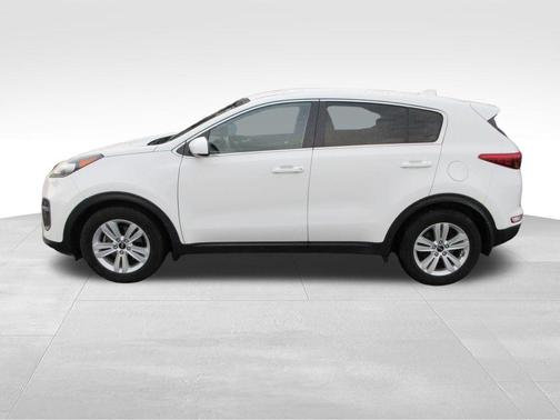 Clear White 2017 Kia Sportage LX