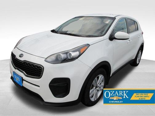 Clear White 2017 Kia Sportage LX